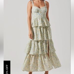 Astr MIDSUMMER FLORAL TIERED MAXI DRESS